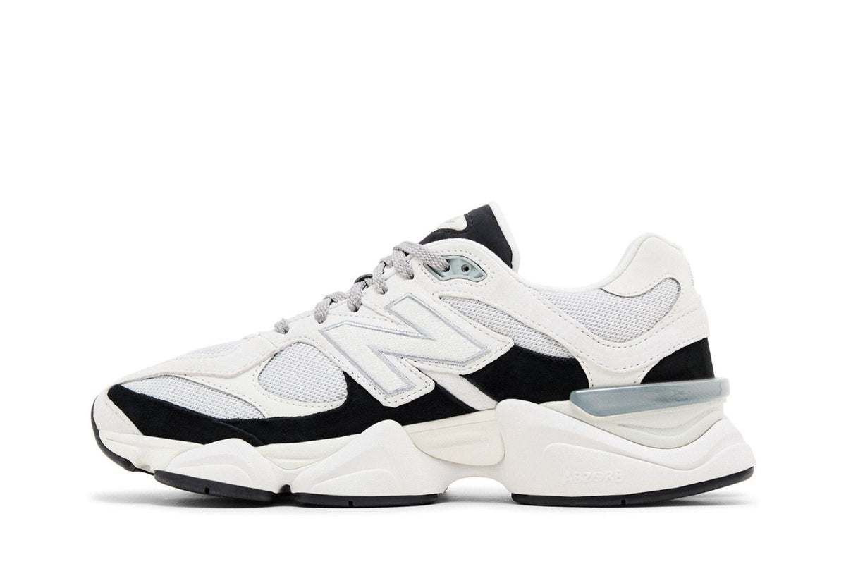 9060 Reflection Black Suede White