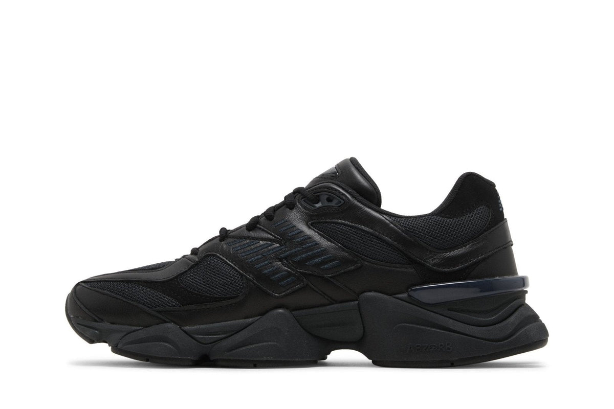9060 Triple Black Black
